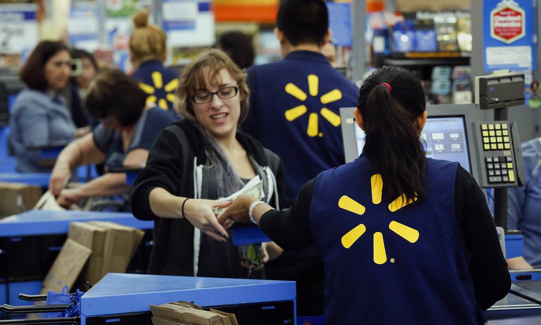 Take advantage of the offer: earn starting from $20 an hour at Walmart